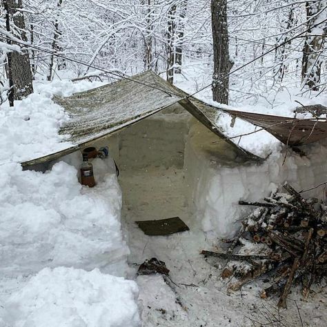 Camp Shelter, Wilderness Survival Shelter, Survival Tent, Zombie Army, Bushcraft Shelter, Island Survival, Camping Gear Survival, Off Grid Survival, Shelter Ideas