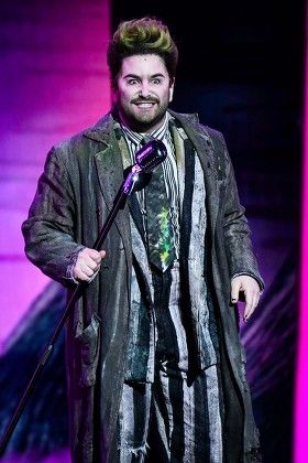 Beetlejuice Alex Brightman, Alex Brightman Beetlejuice, Beetlejuice Broadway, Beetlejuice Musical, Beatle Juice, Lydia Beetlejuice, Beetlejuice Makeup, Beetlejuice Fan Art, Beetlejuice Cartoon