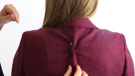 How To Tailor A Blazer, Suit Alterations Men, How To Make A Jacket Smaller, How To Make A Jacket Bigger, How To Alter A Jacket That Is Too Big, How To Alter Mens Suit Jacket, Sewing Hacks Alterations, Tailor Blazer Diy, Basic Clothing