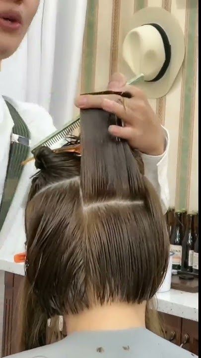 Point Cut Hair, Hair Cut Guide, Mom Haircuts, Hairstyle Youtube, Hairstyles For Medium Length Hair Easy, Hair Techniques, Hair Braid Videos, Long Layered Haircuts, Short Hair Tutorial