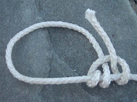 Camping Diy Ideas, Prusik Knot, How To Tie A Knot, Best Knots, Survival Knots, Camping Diy, Knots Guide, Overhand Knot, Paracord Knots