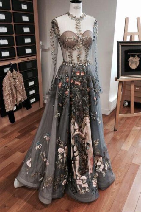 Valentino * SS 2014 Haute Couture Backstage Gaun Abad Pertengahan, Couture 2014, Eden Dress, Valentino Couture, Vogue Australia, Fantasy Dress, Art Dress, Gorgeous Gowns, Mode Vintage