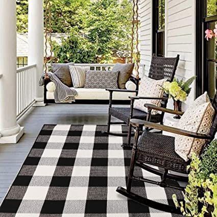 Black And White Checkered Outdoor Rug, Black And White Porch Decor, Black And White Porch Ideas, Front Door Mat Ideas, Long Front Porch Decorating Ideas, Front Porch Decorating Ideas Summer, Long Front Porch, Door Mat Ideas, Front Porch Living