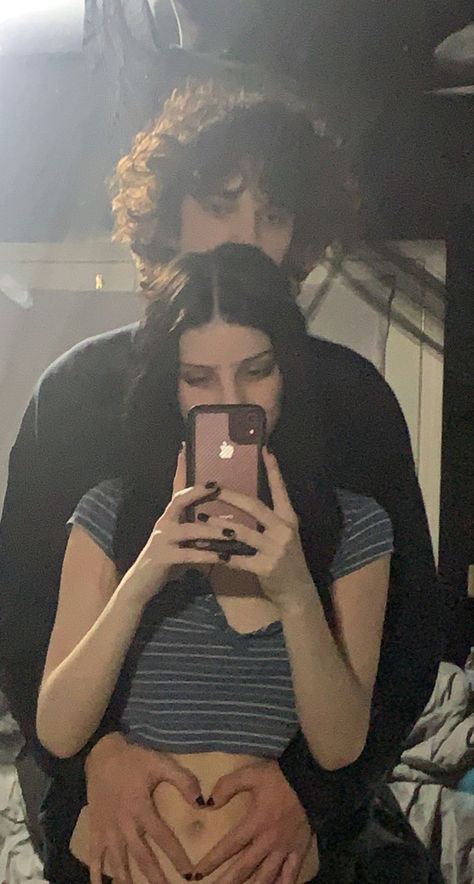 Emo Couple Pictures, Photos That Remind Me Of Him, Him And Her Pictures, Emo Gf Aesthetic, Couples Photos Cute, Curly Boyfriend Couple, Easy Couple Poses Selfie, Shy Couple Photo Ideas, Alt Couple Poses