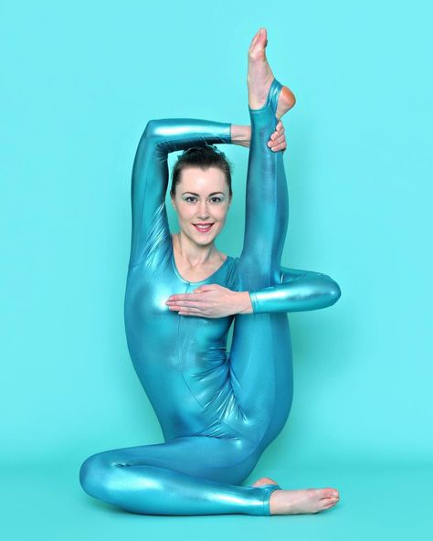 contortion • Instagram Metallic Catsuit, Compass Pose, Catsuit Outfit, Circus Performer, Male Ballet, 1980s Fashion Trends, Dance Attire, Male Ballet Dancers, Ariana Grande Outfits