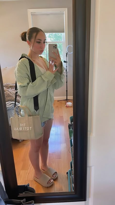 Cute Yeezy Slide Outfits, Summer Outfits With Yeezy Slides, Outfits W Yeezy Slides, Summer Yeezy Slides Outfit, Womens Yeezy Slides Outfit, Cute Outfits With Slides, Yeezy Slide Summer Outfit, Yzy Slides Outfit, Women Yeezy Slide Outfit