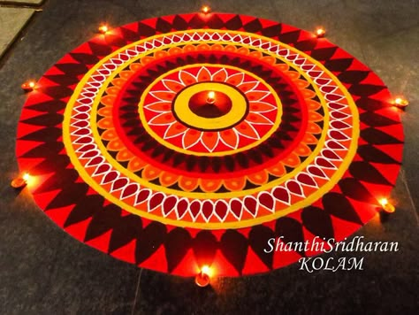 Rangoli For Deewali, Round Rangoli For Diwali, Rangoli In Circle Design, Diwali Rangoli Circle, Very Big Rangoli, Rangoli Designs Circles Patterns, Big Circle Rangoli Design, Big Round Rangoli Design, Circle Rangoli Designs Diwali Simple