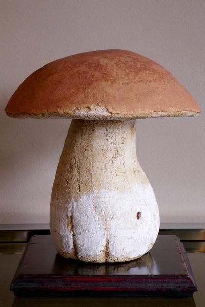 Ceramic Sculpture Figurative, Mushroom Crafts, Concrete Crafts, Concrete Projects, Cement Crafts, Concrete Garden, Mushroom Decor, Ceramics Projects, Mushroom Art