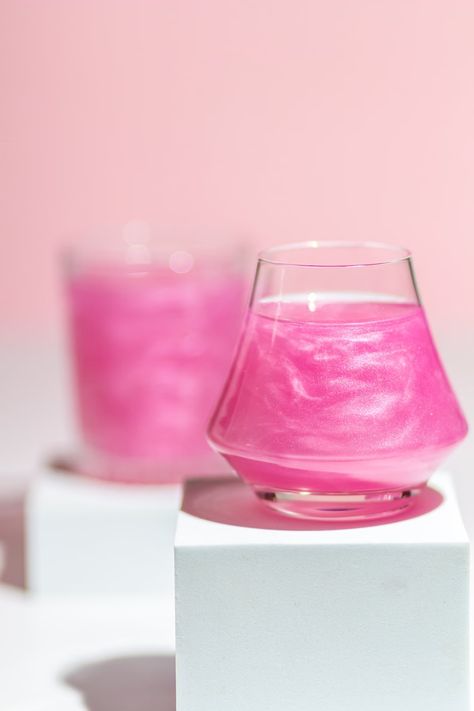 Edible Beverage Glitter by Drinks That Sparkle in Pink - Etsy Drink Glitter Sparkle, Pink Glitter Drink, Pink Sparkle Cocktail, Pink Glitter Cocktail, Pink Sparkle Drink, Pink Drink, Drink With Edible Glitter, Edible Cocktails, Unicorn Tears