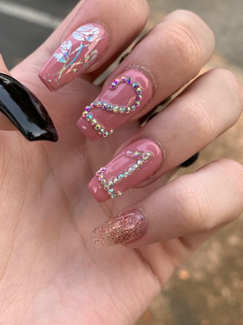 Birthday Nails 22 Years Old, 22 Nails Birthday, 25 Birthday Nails, 21st Bday Nails, 21st Nails, 21 Birthday Nails, 21st Birthday Nails, Yellow Toe Nails, Birthday Nail Art