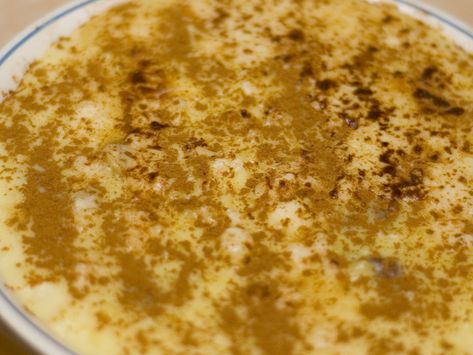 Arroz con Leche Recipe (Spanish rice pudding) Almond Milk Rice Pudding, Old Fashioned Rice Pudding, Baked Rice Pudding, Recetas Salvadorenas, Bbq Pitmasters, Pudding Custard, Rice Pudding Recipes, Rice Pudding Recipe, Most Popular Desserts