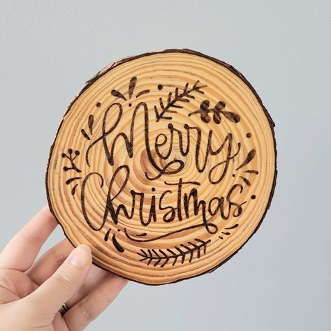 Woodburning Christmas Gift Ideas, Woodburning Ideas Christmas, Pyrography Christmas Decorations, Wood Burn Art Ideas, Christmas Pyrography Ideas, Pyrography Christmas Ornaments, Wood Burning Ideas Christmas, Christmas Woodburning Ideas, Wood Burn Christmas Ornaments