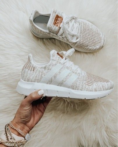 Leopard Print Adidas, White And Gold Sneakers, Rose Gold Adidas, Adidas Swift Run, Gold Adidas, Adidas Sneakers Women, Gold Sneakers, Gym Clothing, Closet Goals