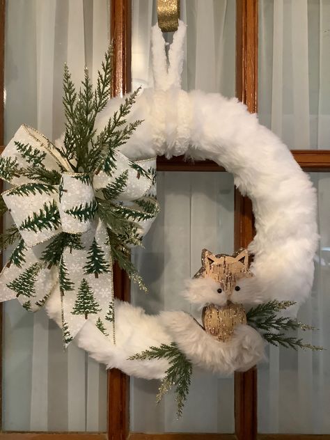 Fur Wreath, Fox Wreath, Owl Wreath, Christmas Frames Diy, Dekoratívne Vence, Christmas Decorations Diy Crafts, Christmas Decorations Centerpiece, Christmas Wreaths Diy Easy, Winter Wreath Diy