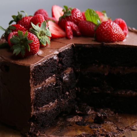 The Ultimate Chocolate Cake Recipe by Tasty Ultimate Chocolate Cake, Tasty Cakes, Chocolate Ganache Cake, Amazing Chocolate Cake Recipe, Ganache Cake, Torte Cupcake, Best Chocolate Cake, Baileys Irish Cream, God Mat