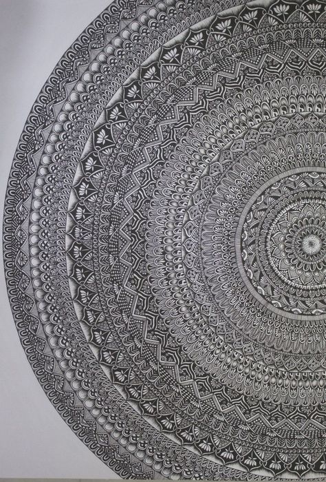 A4 Mandala Art, Large Mandala Painting, Complicated Mandala Art, Art Sketches Mandala, Mandala Art Complicated, Large Mandala Drawing, Round Mandala Design Patterns, Large Mandala Art, Mandala Art Big