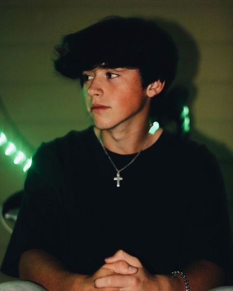 46.1k Likes, 2,371 Comments - Andrew Harris (@andrewharriiss) on Instagram: “Green light..” Andrew Harris Tiktok, Andrew Harris, Teen Fun, What Am I Doing, Tiktok Star, Just Pretend, What Am I, Attractive Guys