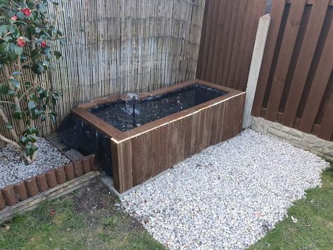 Bathtub Pond Ideas, Bath Tub Fish Pond Old Bathtub, Old Bathtub Ideas Garden, Bathtub Pond, Bathtub Garden, Pond With Fish, Pond Pumps And Filters, Garden Bathtub, Garden Themes