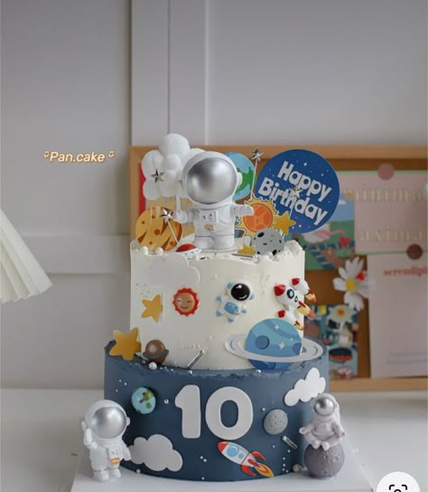 Space Cake Theme, Astronaut Theme Birthday Cake, Rocket Shaped Cake, Universe Birthday Cake, Space Bday Cake, Universe Birthday Theme, Space Birthday Cake Boys, Space Theme Cakes, Space Cakes Kids Boy Birthday