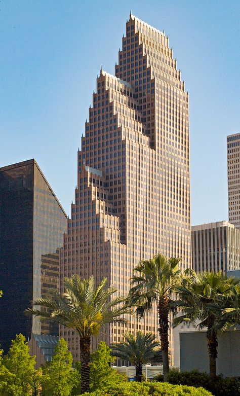 For Its Next Trick, Bank of America Center Will Completely Digest the Secret Building It Swallowed 35 Years Ago... Philip Johnson Architecture, Postmodern Architecture, Post Modern Architecture, 1980s Art, Deconstructivism, Bank Building, Outdoor Space Design, Philip Johnson, Downtown Houston