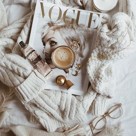 coffee time Winter Flatlay Photography, Coffee And Jewelry Aesthetic, Coffee Winter Photography, Coffee Books And Rain, Winter Flats, Flat Lay Inspiration, Flat Lay Photos, Art Prints Boho, Zen Moments