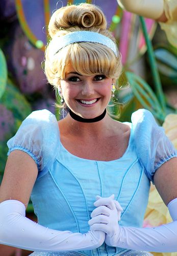 Disneyland Cinderella, Disneyland Face Characters, Cinderella Pictures, Cinderella Characters, Cinderella Cosplay, Disney Princess Cosplay, Disney World Characters, Disney Cast, Disney Face Characters