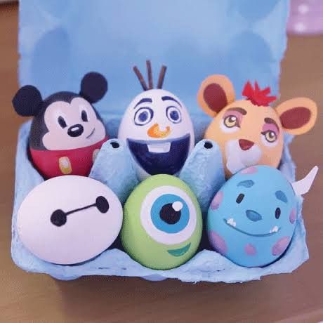 Disney Easter Eggs, Naturally Dyed Easter Eggs, Easter Eggs Kids, Easter Egg Art, Easter Napkins, Disney Easter, Easter Presents, Easter Egg Designs, Easter Egg Crafts