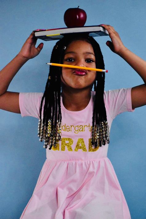 Graduation Portrait Ideas, Kindergarten Photoshoot, Kindergarten Graduation Pictures, Graduation Preschool, Ava Michelle, Graduation Hairstyle, Prek Graduation, Kindergarten Photos, Graduation Look