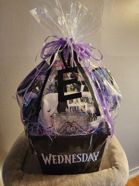 Wednesday Addams Easter Basket, Goth Easter Basket, Spooky Easter, Movie Basket Gift, Wednesday Gifts, Horror Crafts, Raffle Ideas, Baskets Diy, Dark Fairytale