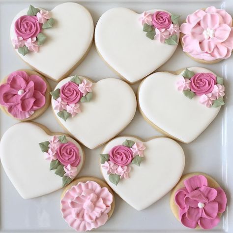 I made these cookies a while ago but I think I will make another set like these for Valentine’s Day. Possibly for the kids teachers? Oh and… Mother’s Day Sugar Cookies Buttercream, Mother Day Sugar Cookies, Mother Day Cookies, Mother’s Day Sugar Cookies, Mother’s Day Cookies, Heart Cookies Decorated, Mothers Day Cookies, Flowers Cookies, Summer Sugar Cookies