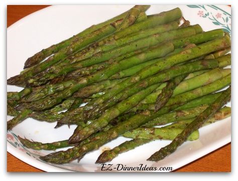 Outback Steakhouse Asparagus - What can be quicker than this healthy and easy recipe?  10 minutes will be on your table.  New year resolution starts from here. Steakhouse Asparagus, Thanksgiving On A Budget, Outback Steakhouse Recipes, Outback Recipes, Fresh Vegetable Recipes, Grilled Asparagus Recipes, Cooking Diary, Outback Steakhouse, Copycat Restaurant Recipes