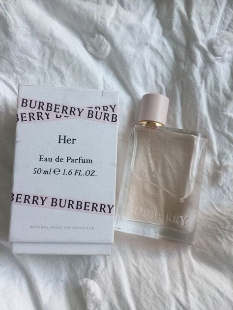 Beauty Astethic, Burberry Her Perfume, Burberry Her, Her Perfume, Alat Makeup, Expensive Perfume, Fragrances Perfume Woman, Perfume Collection Fragrance, Berry Fruit