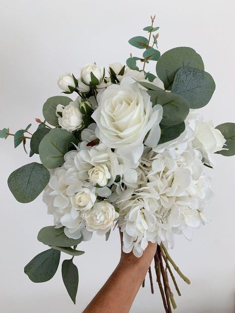 Faux Wedding Flowers, Flowers Wedding Bouquet, Eucalyptus Bouquet, Faux Eucalyptus, Feuille Eucalyptus, Hydrangea Bouquet, Hydrangeas Wedding, Bridal Bouquet Flowers, White Bridal Bouquet