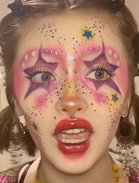 90s Clown Aesthetic, Full Face Artistic Makeup, Cool Crazy Makeup Looks, Pretty Clown Drawing, Heart Clown Makeup Aesthetic, Feminine Clown Makeup, Funky Clown Makeup, Silly Makeup Looks, Colourful Clown Makeup