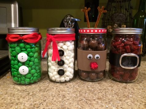 Elf Mason Jar Ideas, Reindeer Noses Mason Jar, Christmas Gift Ideas Homemade Mason Jars, Christmas Mason Jar Ideas Food Diy Gifts, Snowman Hot Chocolate Jars, Raindeer Crafts Mason Jars, Elf Snowman, Mason Rudolph, Mason Jar Christmas