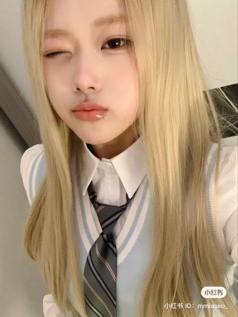 Ulzzang Hair, Blondie Girl, Blonde Asian, Going Blonde, Long Blond, Blonde Hair Girl, Beauty Guru, Hair Inspo Color, Light Hair