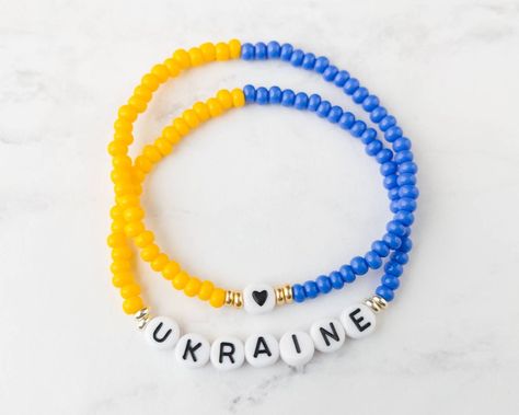 Crystal Bracelets Diy, Word Bracelets, Preppy Bracelets, Support Ukraine, Stand With Ukraine, Jewerly Beads, Kandi Bracelets, Handmade Wire Jewelry, Bracelets Handmade Beaded