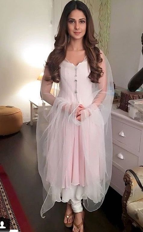 💕Follow me Alizeh khan jannat29 for more 💕 Jenifer Winget Dresses In Bepanah, Bepannah Zoya Dresses, Jennifer Winget Dress, Jennifer Winget Bepanah Suits, Bepanah Zoya Dress, Jennifer Winget Beyhadh Outfits, White Georgette Anarkali, Georgette Anarkali Dress, Anarkali Party Wear