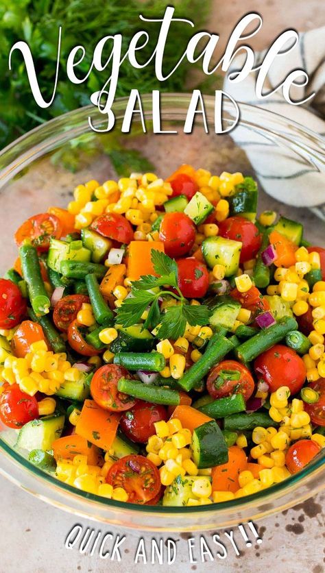 This vegetable salad is a fresh and colorful blend of chopped corn, cucumbers, tomatoes, red onion, peppers and green beans, all tossed together with fresh herbs in a homemade dressing. Green Bean Corn Salad, Green Beans And Corn Recipes, Meatless Salads, Chopped Vegetable Salad, Green Beans And Corn, Corn And Green Beans, Vegetable Salad Ingredients, Tofu Green Beans, Corn Tomato Salad