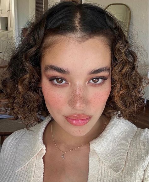 Tashi Rodriguez Hair, Tashi Rodriguez Makeup, Tashi Rodriguez, Hairstyle Curly, Body Decoration, Curl Defining, Repair Hair, Edgy Makeup, Face Card