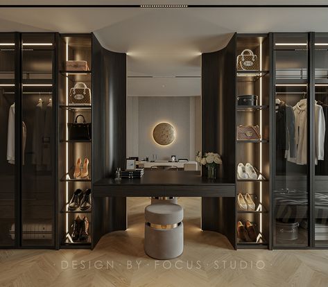 Closet With Vanity Built In, Walkin Closets Design, Luxurious Walk In Closet, Luxurious Dressing Room, Minimalist Studio, Colorful Room Decor, Dream Closet Design, Walk In Closet Design, Beautiful Closets