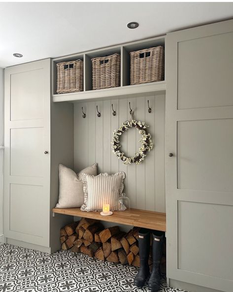 Hallway Storage Ideas Entrance, Panelled Entryway, Bootroom Storage Ideas, Bootroom Hallway, Small Boot Room Ideas, Inside Porch Ideas Entrance, Bootility Room, Boot Room Ideas, Panelled Hallway