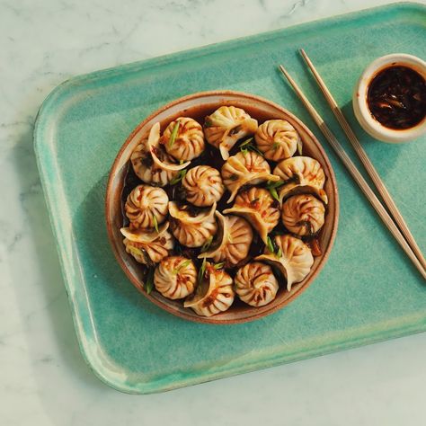 A pan fried dumpling filled with juicy pork and roasted butternut squash. A recipe/activity full of warm fall smells and comfort. Dumpling Wrapper Recipe, Squash Dumplings, Asian Thanksgiving, Gluten Free Dumplings, Pomodoro Sauce, Fall Smells, Dumpling Wrapper, Pan Fried Dumplings, Pork Dumplings