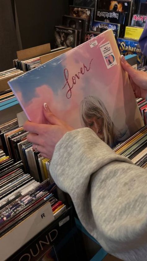 Lover Vinyl, Vinyl Aesthetic, Mckenna Grace, Estilo Taylor Swift, Come Undone, 15 Gifts, Taylor Swift Album, Long Live Taylor Swift, Music Aesthetic