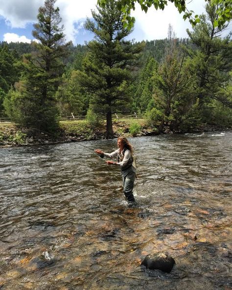 Fly Fishing Wallpaper, Fishing Wallpaper, Women's Fishing, Fishing Basics, Montana Ranch, Salt Water Fishing, Fly Fishing Tips, Guest Ranch, Fishing Techniques