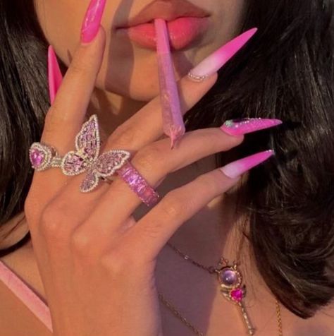 Pink Blunts, Pink Tumblr Aesthetic, Catty Noir, Pretty Pink Princess, Pastel Pink Aesthetic, Pink Girly Things, Pink Vibes, Puff And Pass, Pink Paper