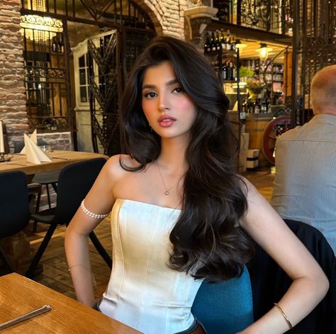 جيسون ستاثام, Rashan Mh, Long Shiny Hair, Brunette Girl, Shiny Hair, Instagram Foto, Curled Hairstyles, Pretty Hairstyles, Hair Goals