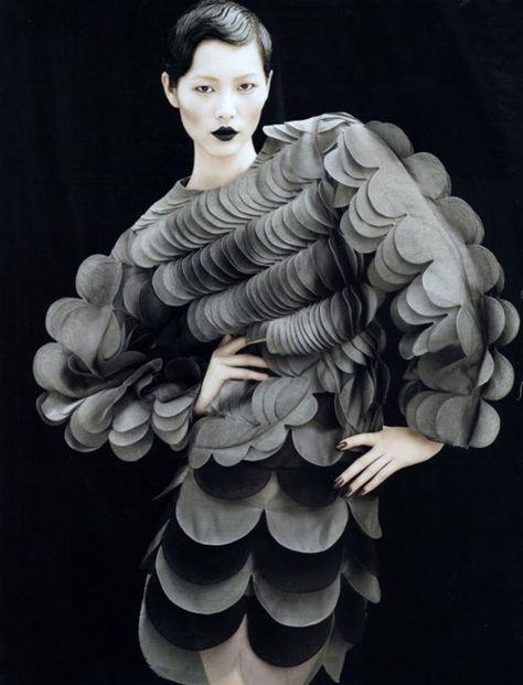 Avante Garde Fashion, Drag Costume, Geometry Fashion, 2020 Makeup, Character Wardrobe, Sculptural Fashion, Liu Wen, Studio Inspiration, Abstract Dress