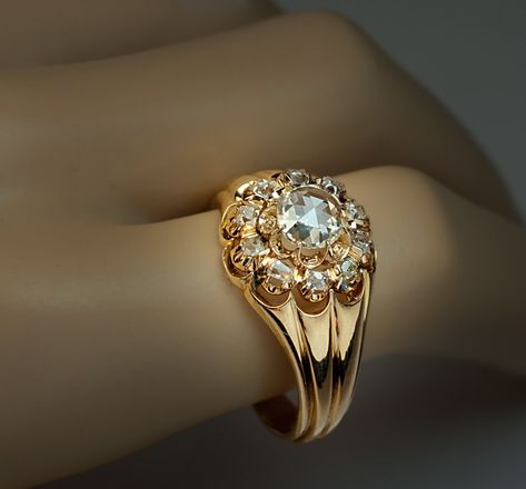 Marriage Rings Gold, Rose Diamond Ring, Classy Engagement Ring, Mens Rings Wedding Diamond, Couple Ring Design, Gold Temple Jewellery, Rose Diamond, Diamond Gold Ring, Heritage Jewellery