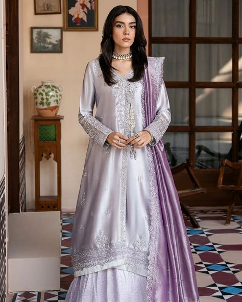 Purple Garara Dress, Desi Fits, Organza Sleeves, Desi Clothes, Luxe Wedding, Formal Dresses For Weddings, Organza Dupatta, Dress Inspo, Pakistani Designers